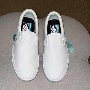 BRAND NEW WHITE SLIP ON VANS WITH COMFY CUSH SOLES